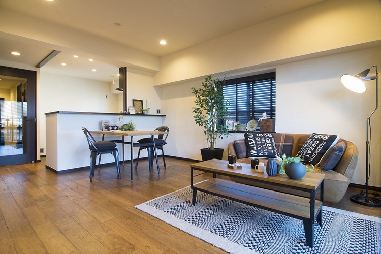 約13.3帖の開放感あるリビング 約13.3帖の開放感あるリビング