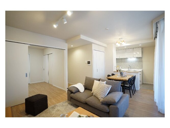 約14.9畳のリビング。(※家具はディスプレイです) 約14.9畳のリビング。(※家具はディスプレイです)