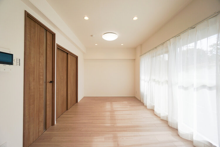 内装はシンプルに落ち着きのある空間にしています。ゆったりとしたひとときを過ごせそうです♪ 内装はシンプルに落ち着きのある空間にしています。ゆったりとしたひとときを過ごせそうです♪