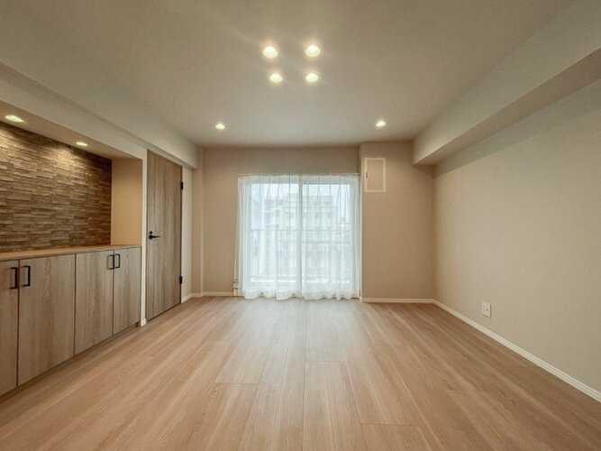 内装はシンプルに落ち着きのある空間にしています。ゆったりとしたひとときを過ごせそうです♪