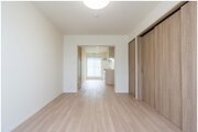LDK14.9帖のリビングは洋室3と繋げると20帖を超える仕様になります。 LDK14.9帖のリビングは洋室3と繋げると20帖を超える仕様になります。