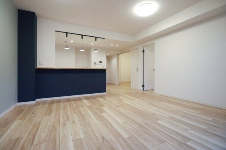 【居間・リビング】マークスプリングス・メゾンB 【居間・リビング】マークスプリングス・メゾンB