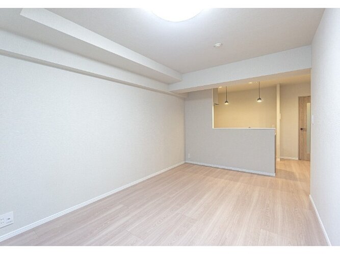 内装はシンプルに落ち着きのある空間にしています。ゆったりとしたひとときを過ごせそうです♪