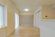 内装はシンプルに落ち着きのある空間にしています。ゆったりとしたひとときを過ごせそうです♪