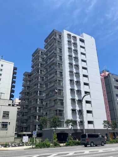 重厚感あふれる高級マンションという印象を与えてくれます。そのデザインは住むほどに実感が増すものです。