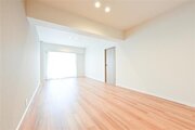 ゆったりくつろげる上質なリビングダイニングは、あなたの暮らしにより価値のある時間を演出してくれます。 ゆったりくつろげる上質なリビングダイニングは、あなたの暮らしにより価値のある時間を演出してくれます。