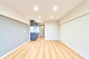 内装はシンプルに落ち着きのある空間にしています。ゆったりとしたひとときを過ごせそうです♪ 内装はシンプルに落ち着きのある空間にしています。ゆったりとしたひとときを過ごせそうです♪
