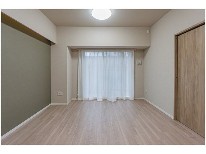 内装はシンプルに落ち着きのある空間にしています。ゆったりとしたひとときを過ごせそうです♪ 内装はシンプルに落ち着きのある空間にしています。ゆったりとしたひとときを過ごせそうです♪