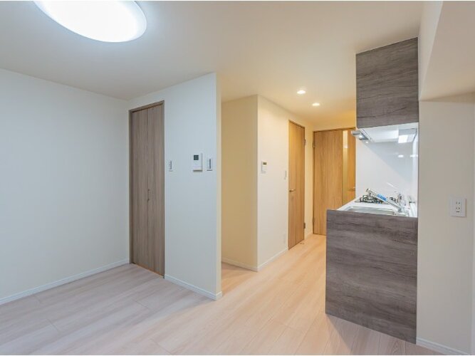 内装はシンプルに落ち着きのある空間にしています。ゆったりとしたひとときを過ごせそうです♪ 内装はシンプルに落ち着きのある空間にしています。ゆったりとしたひとときを過ごせそうです♪