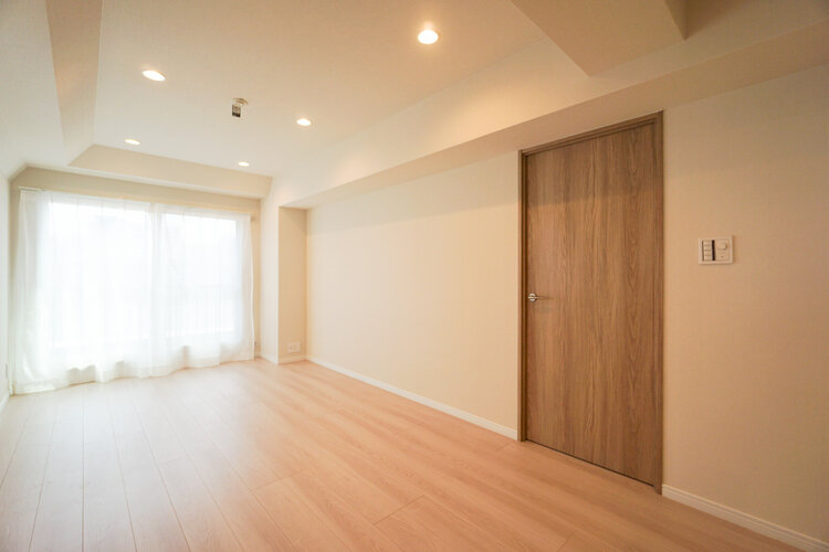 内装はシンプルに落ち着きのある空間にしています。ゆったりとしたひとときを過ごせそうです♪ 内装はシンプルに落ち着きのある空間にしています。ゆったりとしたひとときを過ごせそうです♪