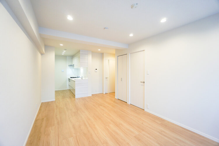 広々とした開放感を感じるLDK。思い思いに憩いの場所を作り上げていけそうです。 広々とした開放感を感じるLDK。思い思いに憩いの場所を作り上げていけそうです。