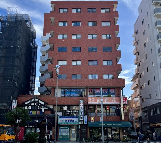 昭和55年築、総戸数40戸、門前仲町駅より徒歩1分のマンション。