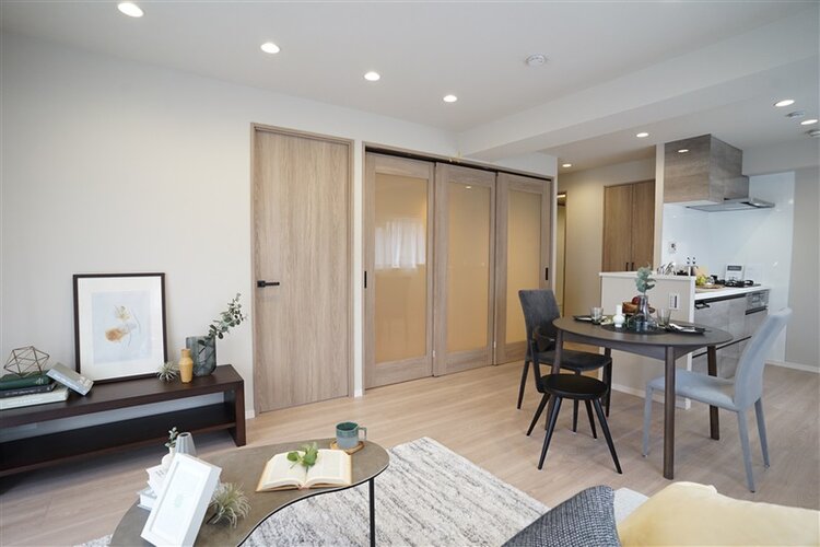 一日の中で多くの時間を過すことになる住まいだからこそ、いつも穏やかな空間であるように心掛けています。※家具はディスプレイです 一日の中で多くの時間を過すことになる住まいだからこそ、いつも穏やかな空間であるように心掛けています。※家具はディスプレイです