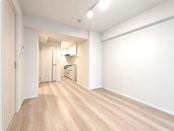 内装はシンプルに落ち着きのある空間にしています。ゆったりとしたひとときを過ごせそうです♪ 内装はシンプルに落ち着きのある空間にしています。ゆったりとしたひとときを過ごせそうです♪