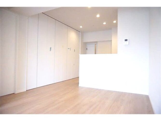 内装はシンプルに落ち着きのある空間にしています。ゆったりとしたひとときを過ごせそうです♪ 内装はシンプルに落ち着きのある空間にしています。ゆったりとしたひとときを過ごせそうです♪