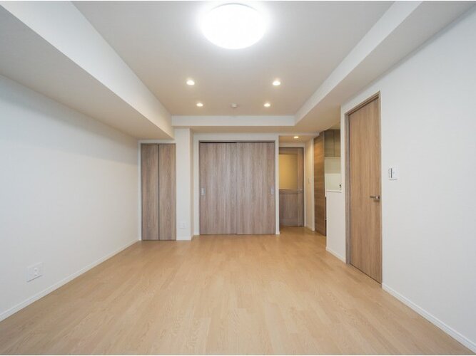 広々とした開放感を感じるLDK。思い思いに憩いの場所を作り上げていけそうです。 広々とした開放感を感じるLDK。思い思いに憩いの場所を作り上げていけそうです。