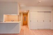 内装はシンプルに落ち着きのある空間にしています。ゆったりとしたひとときを過ごせそうです♪ 内装はシンプルに落ち着きのある空間にしています。ゆったりとしたひとときを過ごせそうです♪