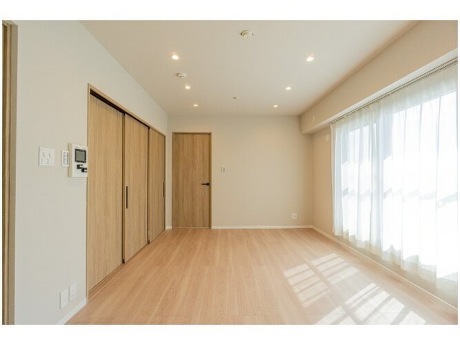 リビングとダイニング、2つの空間機能を使い分ける発想が、ライフスタイルに新しいゆとりをもたらします。 リビングとダイニング、2つの空間機能を使い分ける発想が、ライフスタイルに新しいゆとりをもたらします。