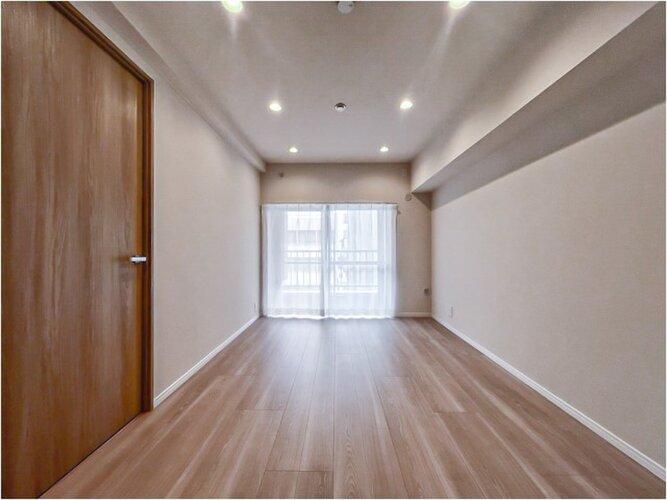 内装はシンプルに落ち着きのある空間にしています。ゆったりとしたひとときを過ごせそうです♪ 内装はシンプルに落ち着きのある空間にしています。ゆったりとしたひとときを過ごせそうです♪