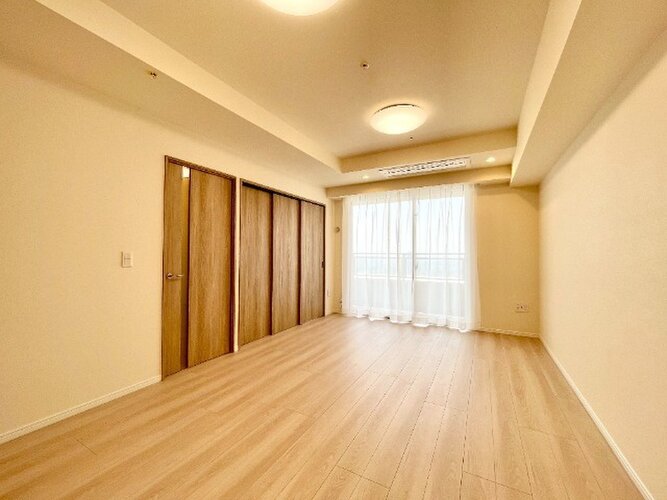 内装はシンプルに落ち着きのある空間にしています。ゆったりとしたひとときを過ごせそうです♪