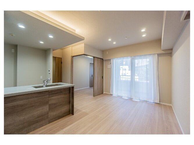 あたたかなぬくもりに包まれたリビングダイニング。爽やかな通風と採光を存分に感じる事が出来る空間です。 あたたかなぬくもりに包まれたリビングダイニング。爽やかな通風と採光を存分に感じる事が出来る空間です。