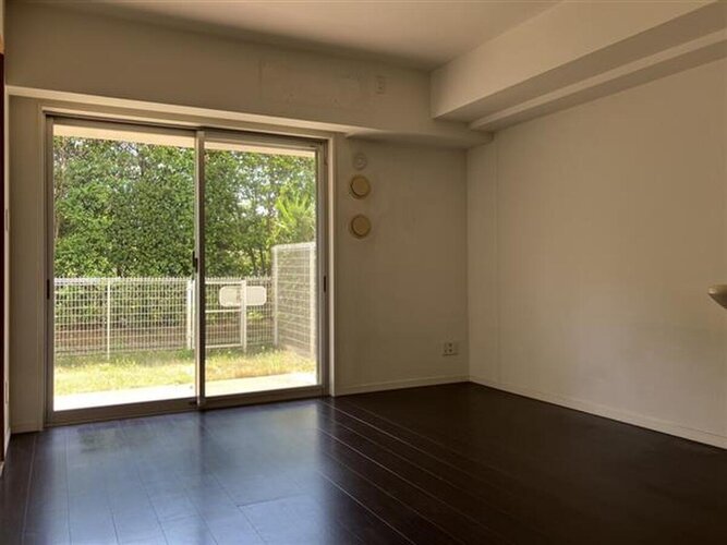 内装はシンプルに落ち着きのある空間です。ゆったりとしたひとときを過ごせそうです♪ 内装はシンプルに落ち着きのある空間です。ゆったりとしたひとときを過ごせそうです♪