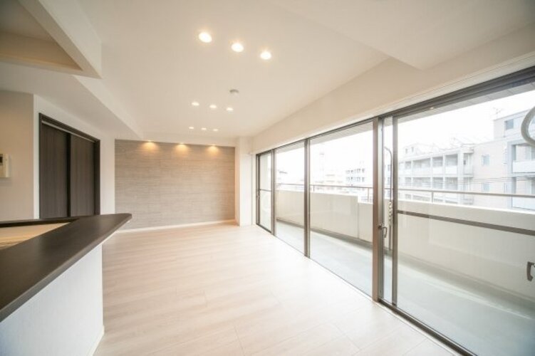 【居間・リビング】サンヴェール市が尾 【居間・リビング】サンヴェール市が尾