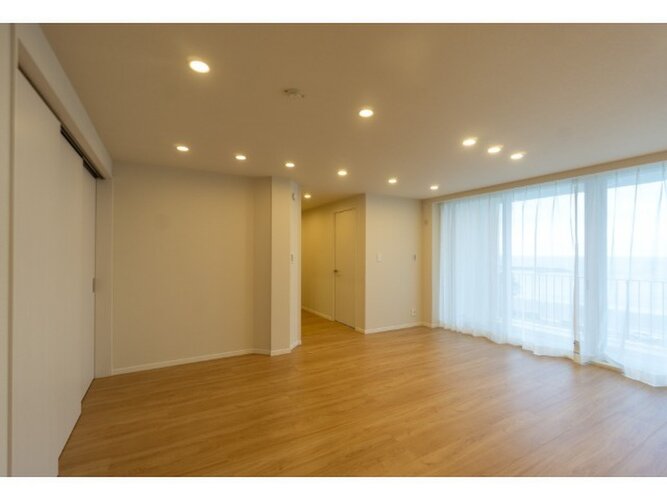 ゆったりくつろげる上質なリビングダイニングは、あなたの暮らしにより価値のある時間を演出してくれます。 ゆったりくつろげる上質なリビングダイニングは、あなたの暮らしにより価値のある時間を演出してくれます。