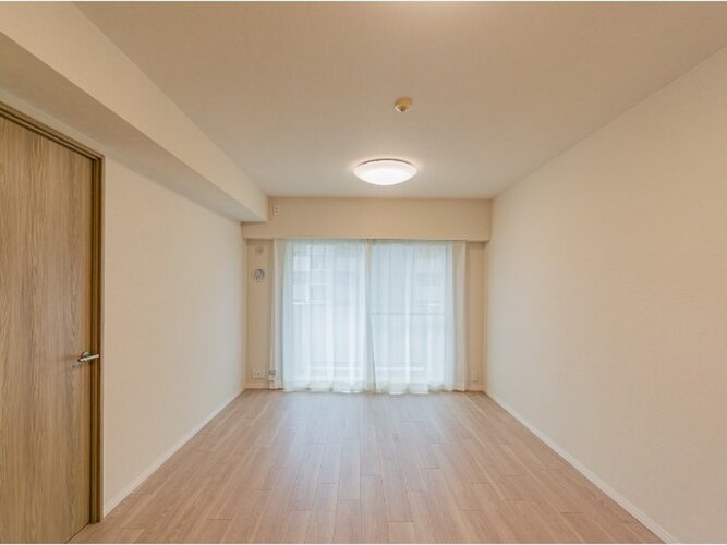 内装はシンプルに落ち着きのある空間にしています。ゆったりとしたひとときを過ごせそうです♪