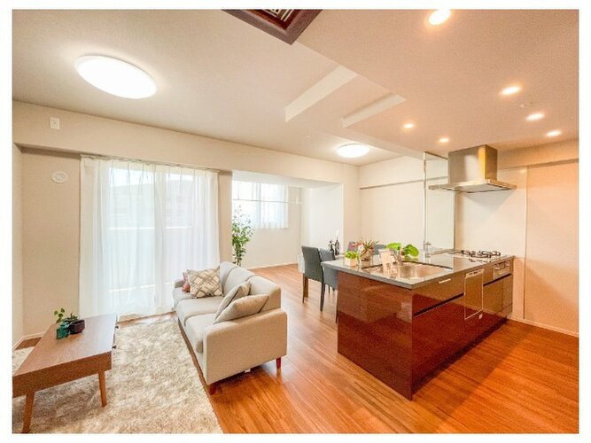 ゆったりくつろげる上質なリビングダイニングは、あなたの暮らしにより価値のある時間を演出してくれます。