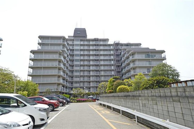 JR京浜東北線「川口」駅から徒歩9分の立地です。総戸数116世帯のビッグコミュニティです。ペット飼育相談（要申請・使用細則有）