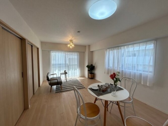 【居間・リビング】南千里オリーブヴィラS棟 【居間・リビング】南千里オリーブヴィラS棟