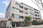 宮崎台駅まで徒歩7分。日常生活便利な立地に佇むマンションです。