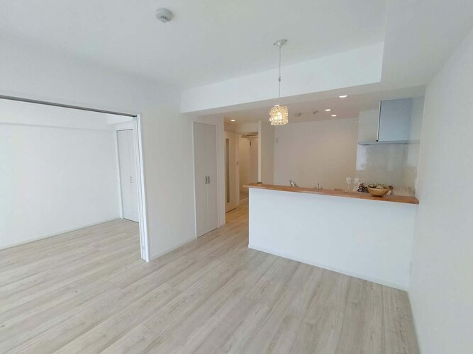 ほっと一息つけるような、安心できる空間です♪シンプルな内装は、ニーズが変わってもご活用頂けそうです。 ほっと一息つけるような、安心できる空間です♪シンプルな内装は、ニーズが変わってもご活用頂けそうです。