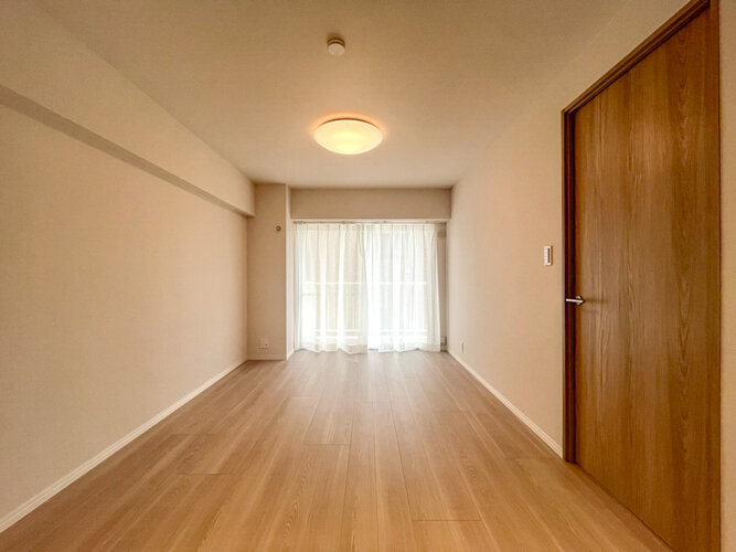 爽やかな風がそよぐ光に溢れた空間。清々しい気持ちになるお部屋です。 爽やかな風がそよぐ光に溢れた空間。清々しい気持ちになるお部屋です。