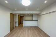 内装はシンプルに落ち着きのある空間にしています。ゆったりとしたひとときを過ごせそうです♪ 内装はシンプルに落ち着きのある空間にしています。ゆったりとしたひとときを過ごせそうです♪