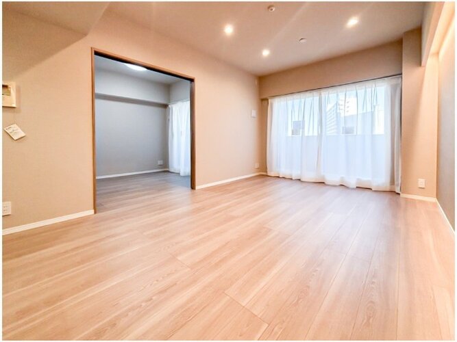 内装はシンプルに落ち着きのある空間にしています。ゆったりとしたひとときを過ごせそうです♪