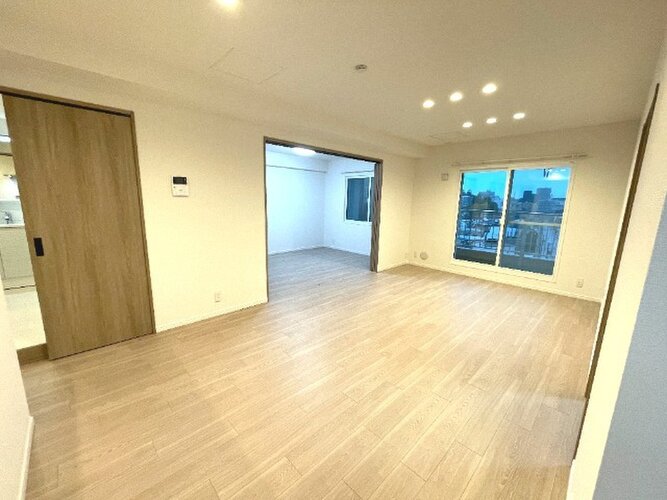 ほっと一息つけるような、安心できる空間です♪シンプルな内装は、ニーズが変わってもご活用頂けそうです。