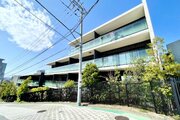 上大岡駅まで徒歩5分の低層地域に位置する本マンション。2017年築の総戸数99戸、ペット飼育可能です♪