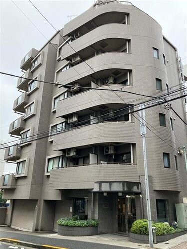 JR山手線「大塚」駅まで徒歩8分のマンション。共用部分宅配ボックス設置ありです。