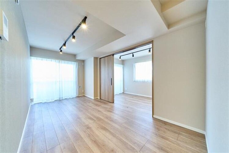 ゆったりくつろげる上質なリビングダイニングは、あなたの暮らしにより価値のある時間を演出してくれます。 ゆったりくつろげる上質なリビングダイニングは、あなたの暮らしにより価値のある時間を演出してくれます。