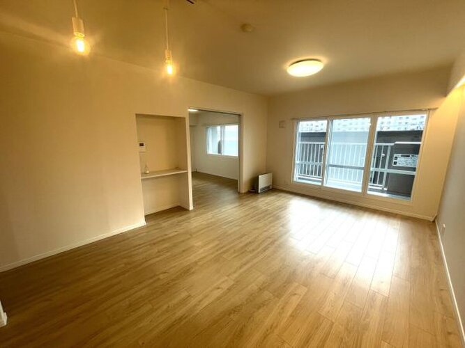 内装はシンプルに落ち着きのある空間にしています。ゆったりとしたひとときを過ごせそうです♪ 内装はシンプルに落ち着きのある空間にしています。ゆったりとしたひとときを過ごせそうです♪