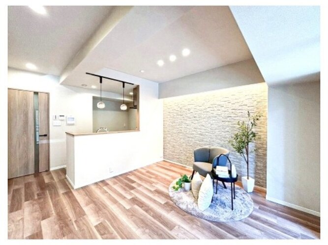 広々とした開放感を感じるLDK。思い思いに憩いの場所を作り上げていけそうです。 広々とした開放感を感じるLDK。思い思いに憩いの場所を作り上げていけそうです。