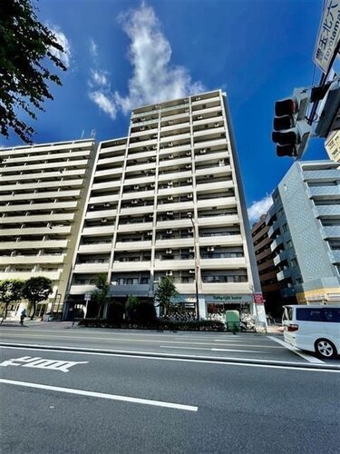 西武池袋線「練馬」駅まで徒歩4分。都市機能の利便性を感じられる立地に建つマンションです。 西武池袋線「練馬」駅まで徒歩4分。都市機能の利便性を感じられる立地に建つマンションです。