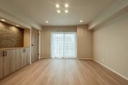 内装はシンプルに落ち着きのある空間にしています。ゆったりとしたひとときを過ごせそうです♪ 内装はシンプルに落ち着きのある空間にしています。ゆったりとしたひとときを過ごせそうです♪