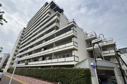 千川まで徒歩2分。日常生活便利な立地に佇むマンションです。 千川まで徒歩2分。日常生活便利な立地に佇むマンションです。