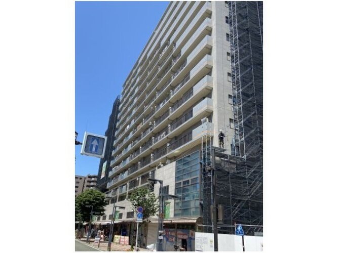 「阪東橋」駅まで徒歩3分。日常生活便利な立地に佇むマンションです。 「阪東橋」駅まで徒歩3分。日常生活便利な立地に佇むマンションです。