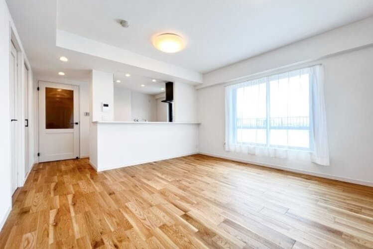 【居間・リビング】フローレンスパレス十日市場Ⅱ 【居間・リビング】フローレンスパレス十日市場Ⅱ