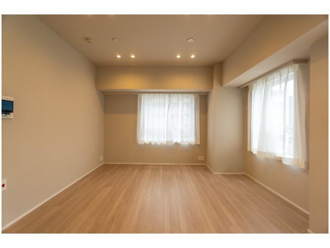 広さ12.5帖の落ち着いた雰囲気のLDK。伸びやかな空間の中で、ゆったりとしたひとときを過ごせそうです。