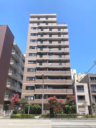 時の流れに色あせることのない瀟洒な外観。朝晩、1年365日、様々な表情を見せます。 時の流れに色あせることのない瀟洒な外観。朝晩、1年365日、様々な表情を見せます。